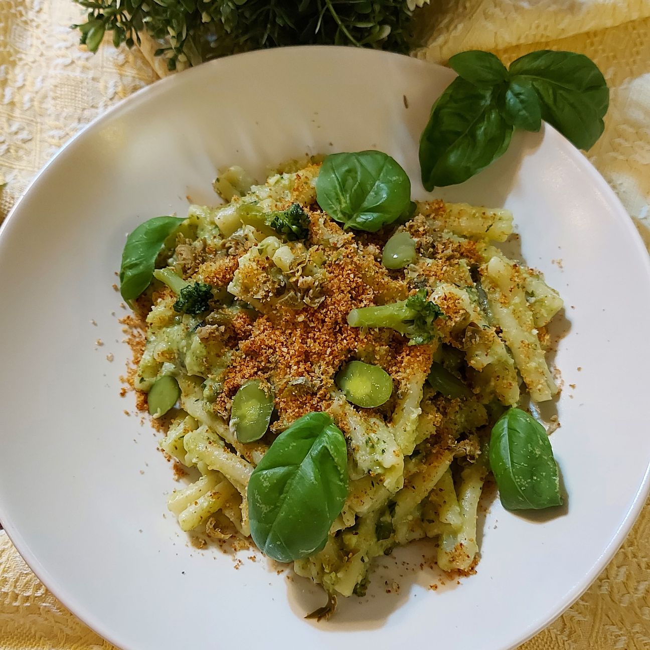 Pasta al pesto di broccoletti e fave
