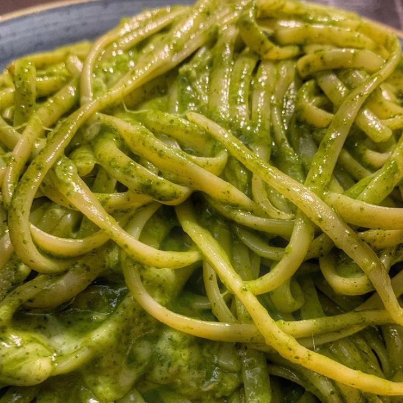 Linguinone con crema di friarielli e provola