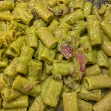 Ricetta Rigatoni con crema di asparagi, fonduta di parmigiano e speck croccante di maccaro_paraosteria