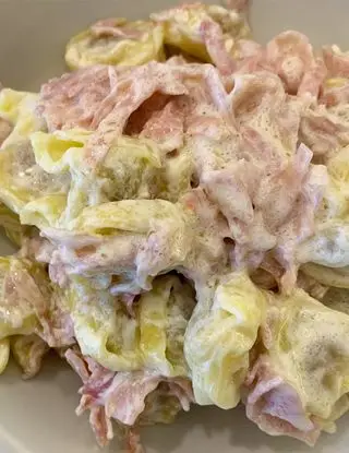 Ricetta Tortellini panna e prosciutto cotto di maccaro_paraosteria