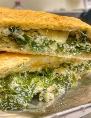 Ricetta Calzone ripieno con spinaci, ricotta, fior di latte e Parmigiano di maccaro_paraosteria