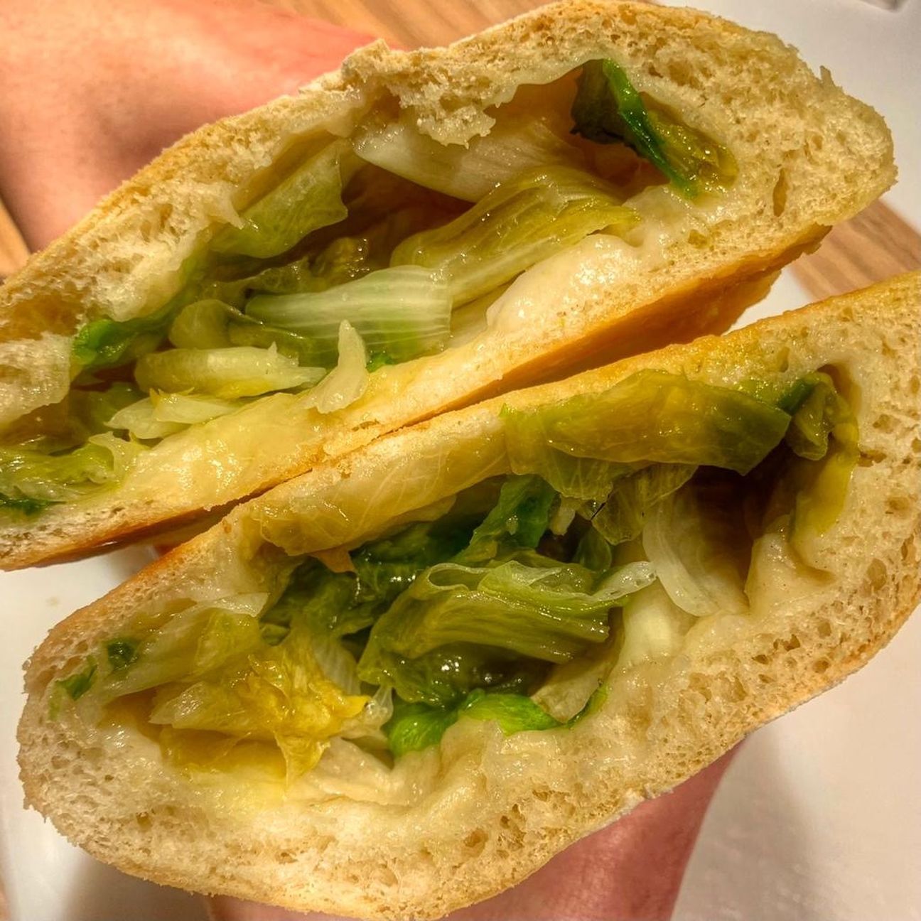 Calzone con scarola alla Maccaró