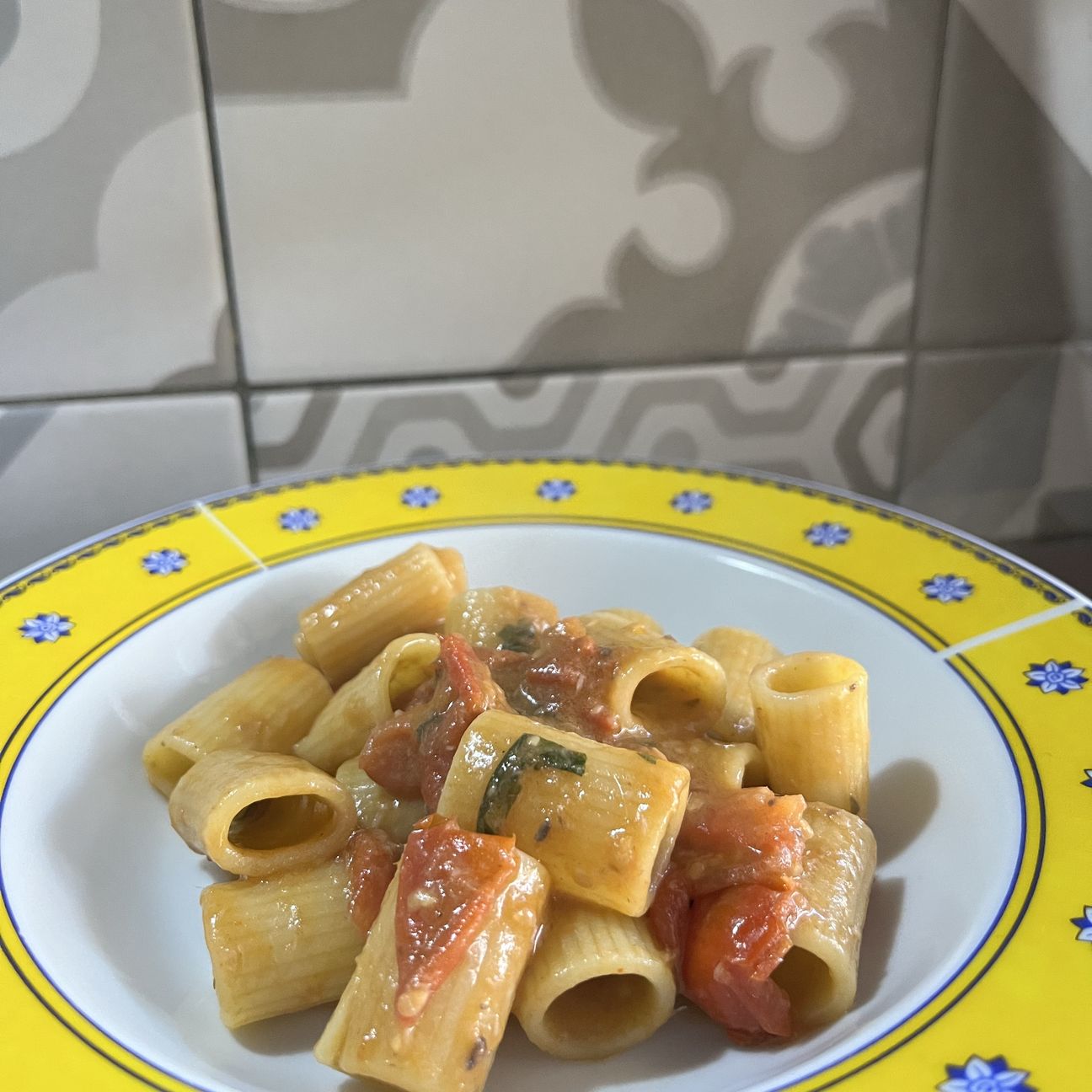Pasta alici e pachino