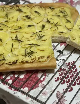 Ricetta Focaccia con patate e rosmarino di denise