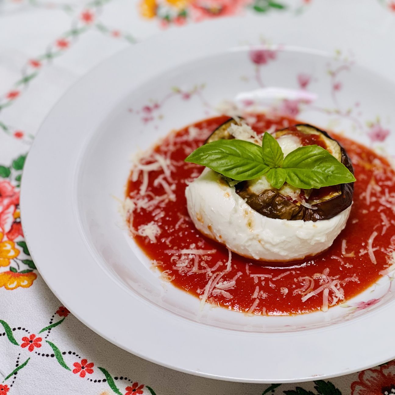 Mozzarella ripiena di melanzane alla parmigiana