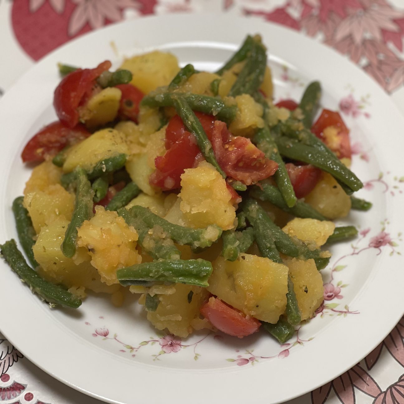 Insalata di fagiolini, patate e pomodorini