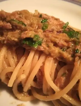 Ricetta Spaghetti crema di zucchine e tonno croccante di Che_mangiamo_oggi