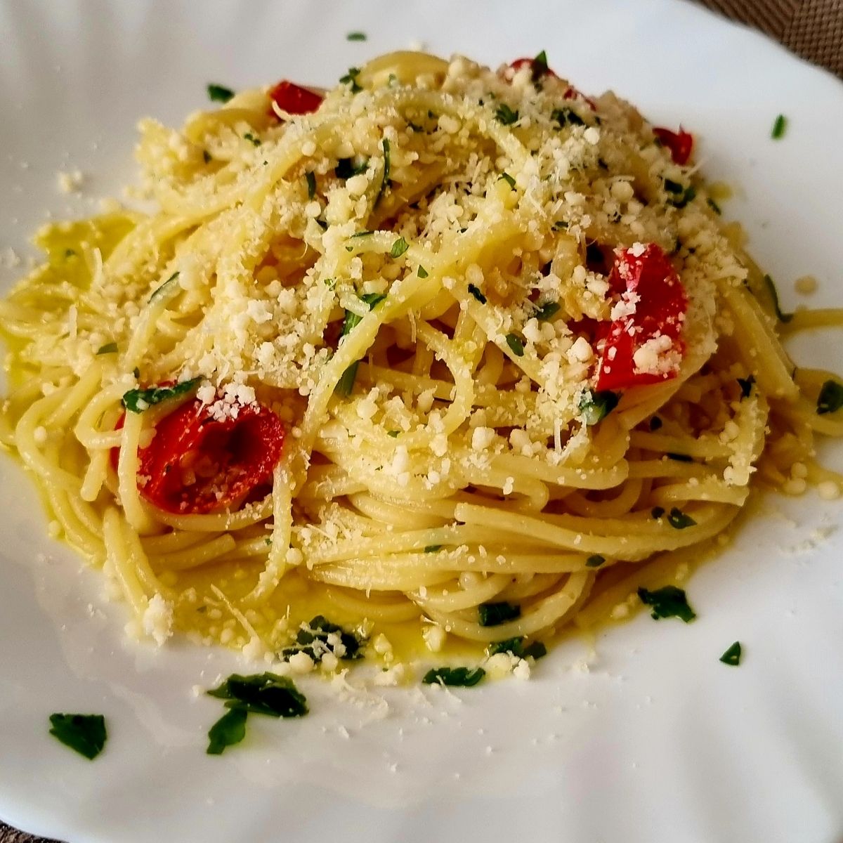 Spaghetti aglio, olio e peperoncino.