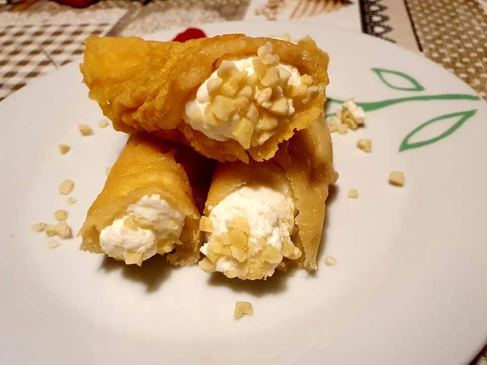 Cannoli di parmigiano alla ricotta