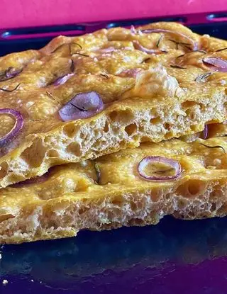 Ricetta Focaccia alla zucca con cipolle e rosmarino di michelacara5