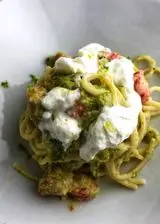 Ricetta Spaghetti con Crema di Edamame, Gamberi Rossi, Burrata e Lime.