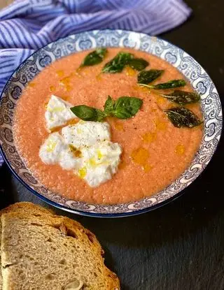 Ricetta Zuppa fredda di pomodoro con burrata e crostini di michelacara5