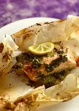 Ricetta Salmone al cartoccio con ananas e salsa hoisin.