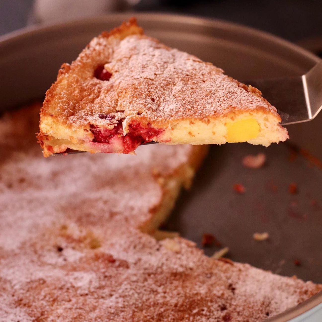 Clafoutis di lamponi e mango.