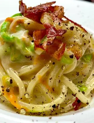 Ricetta Chitarra con crema di parmigiano, speck croccante e fiori di zucca di luana1