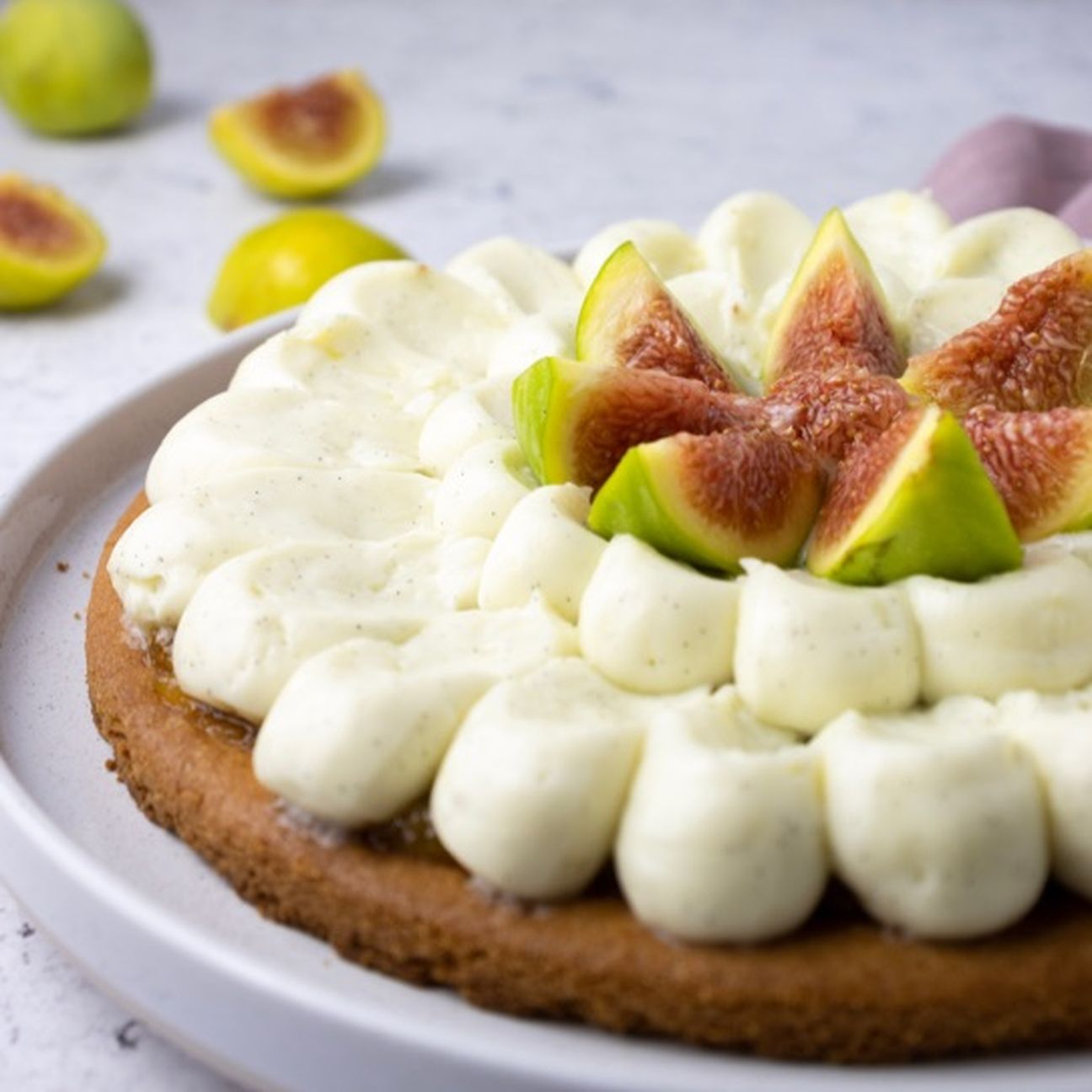 CROSTATA SABLÉ BRETON CON COMPOSTA DI FICHI E CREMOSO YOGURT E VANIGLIA