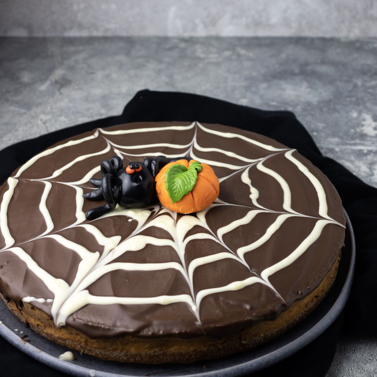 TORTA BOUNTY CON RAGNATELA