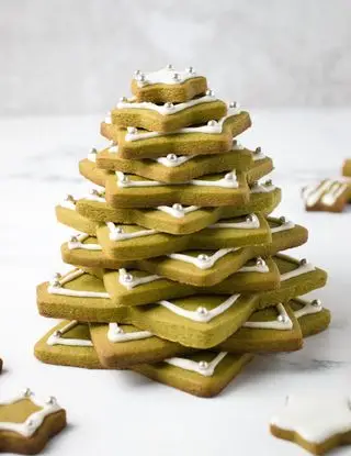 Ricetta ALBERO DI NATALE CON FROLLA AL TÈ MATCHA E MANDORLE di thesweetieparadise