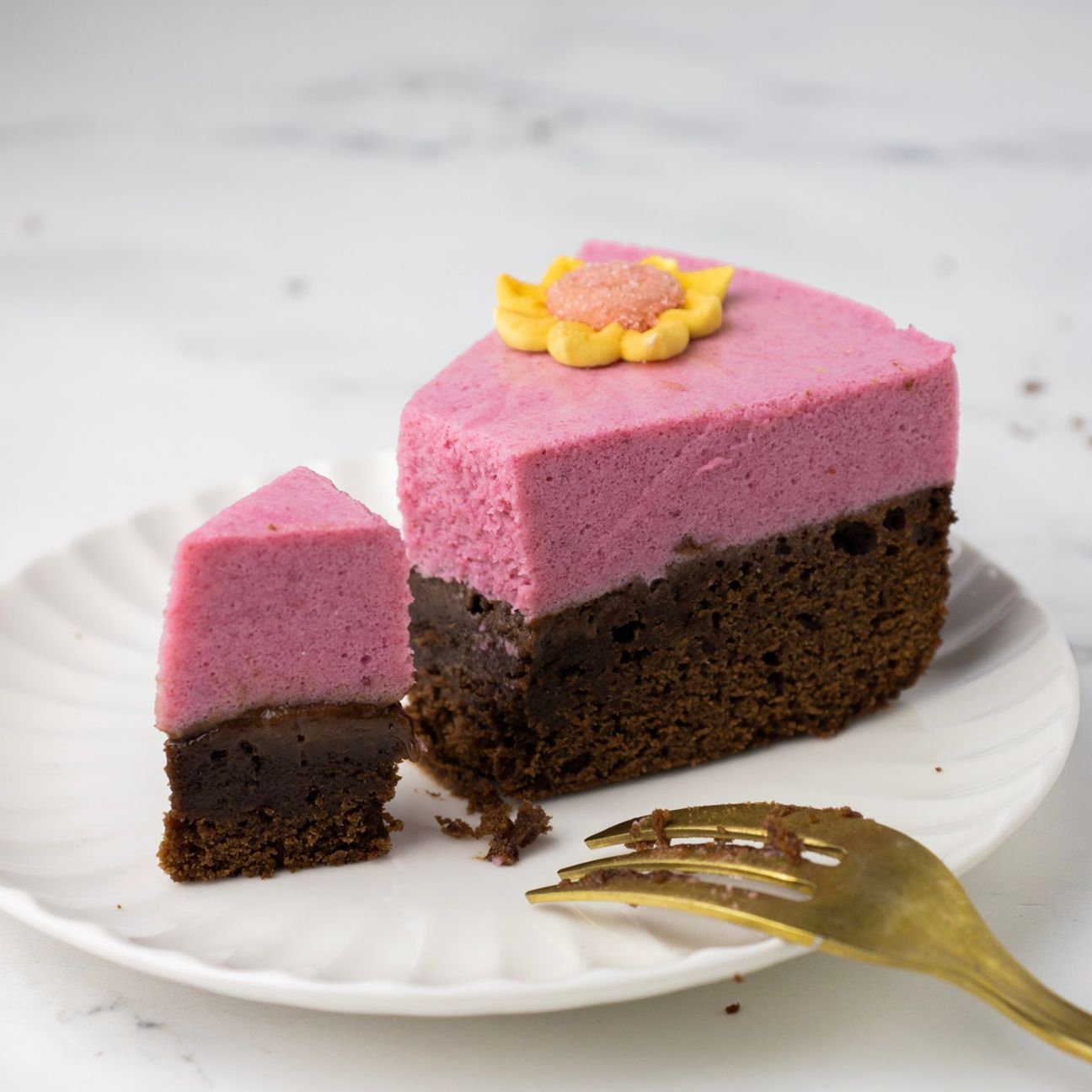 TORTA BROWNIE CON MOUSSE AI FRUTTI DI BOSCO