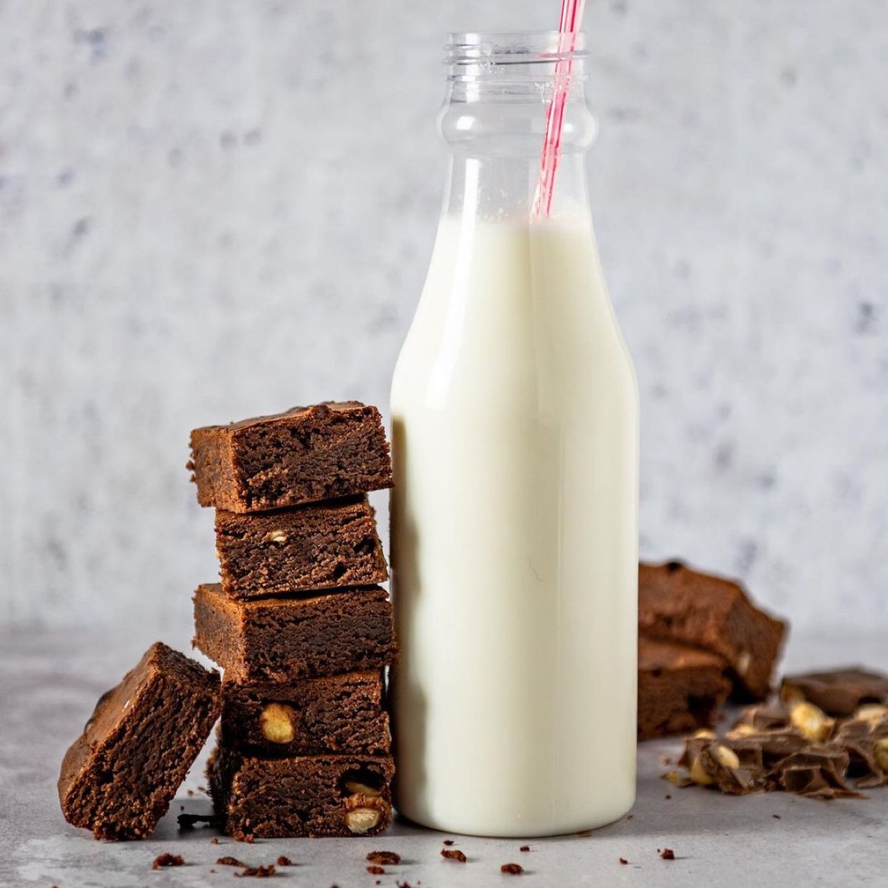 BROWNIES CON CIOCCOLATO AL LATTE E NOCCIOLE