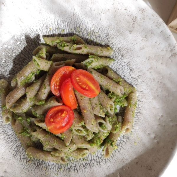 Penne gluten free pesto di rucola e pomodorini vegana Al.Ta Cucina