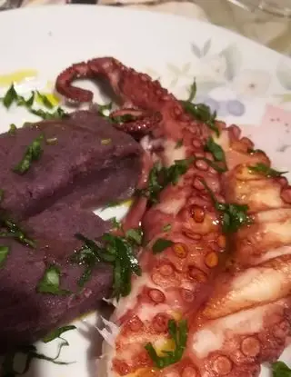 Ricetta Polpo rosticciato con purè di patate viola di rosanna.frosecchi