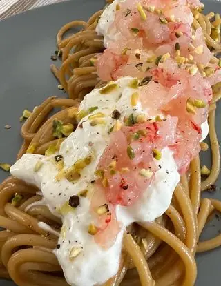 Ricetta Spaghettone Garofalo in bisque con stracciatella e tartare di gambero rosso di aurora63