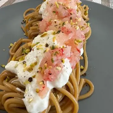 Ricetta Spaghettone Garofalo in bisque con stracciatella e tartare di gambero rosso di aurora63