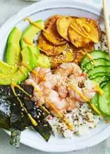 Ricetta Rice & quinoa prawn sushi bowl
