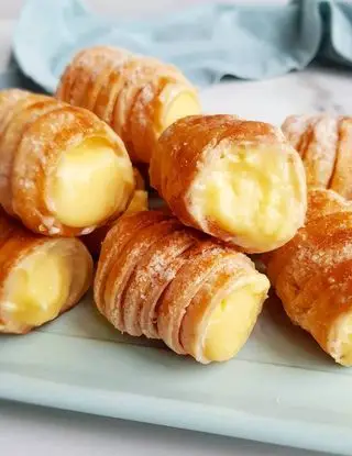 Ricetta Cannoncini alla crema pasticcera di mammachepiatti