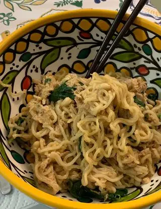 Ricetta Noodles tonno e pinoli di monidipastafrolla