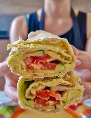 Ricetta Wrap con hummus, zucchine grigliate e verdure fresche di monidipastafrolla