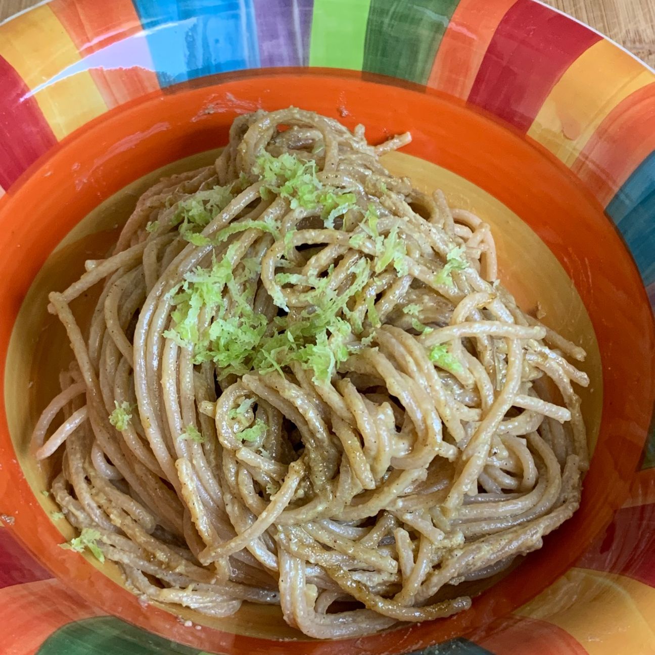Spaghetti al pesto di pistacchi, mandorle e limone