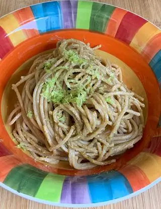 Ricetta Spaghetti al pesto di pistacchi, mandorle e limone di monidipastafrolla