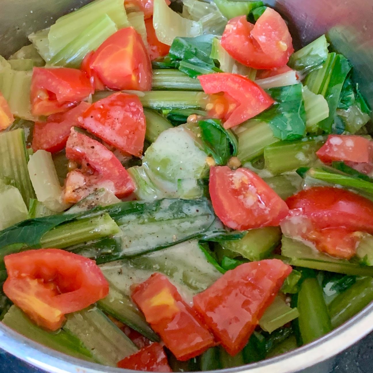 Cicoria con pomodorini e pecorino