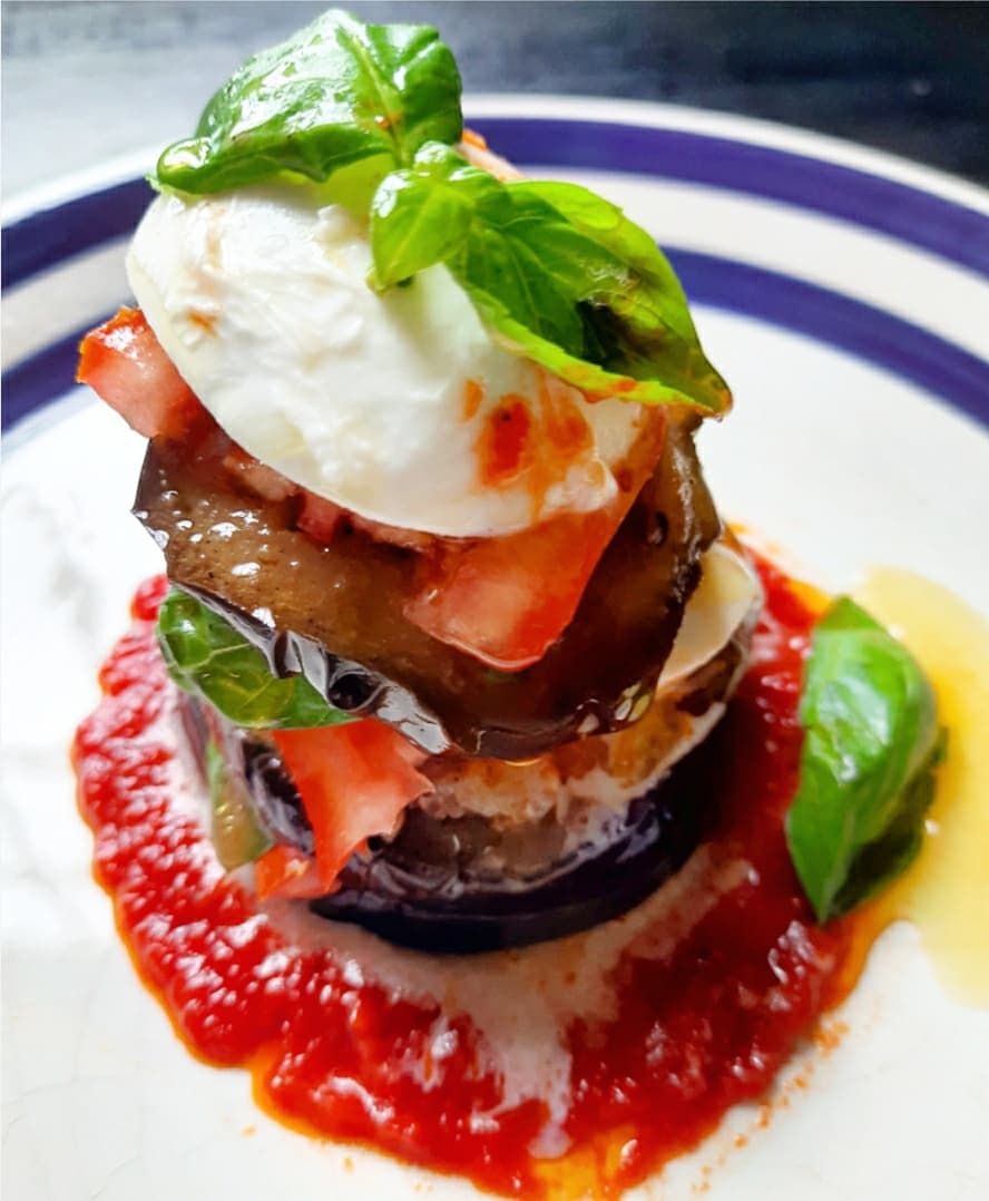 Torretta di melanzane, pomodoro san marzano, bufala e basilico!❤💚