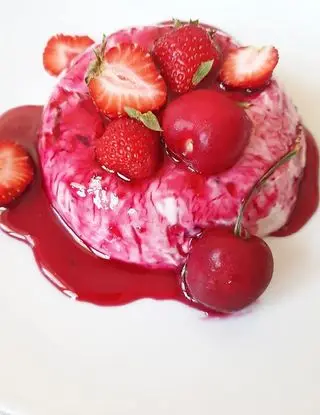 Ricetta Mousse allo yogurt fragole e ciliegie!🍓🍒❤ di dianacorradetti