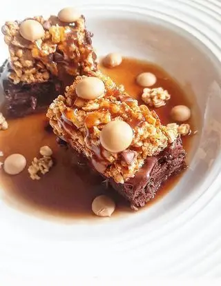 Ricetta Cubotti di torta cioccolatino su barretta muesli e caramello salato!🤎🍫💛 di dianacorradetti