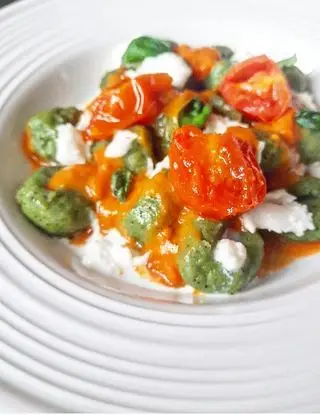 Ricetta Gnocchetti ricotta e spinaci, maionese di pomodoro, bufala e basilico 💚💚💚! di dianacorradetti