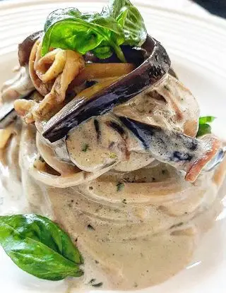 Ricetta Spaghetti melanzane, crema di parmigiano e basilico!💚 di dianacorradetti