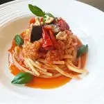 Ricetta Spaghetti pesto di pomodori secchi, melanzane e noci!❤❤❤