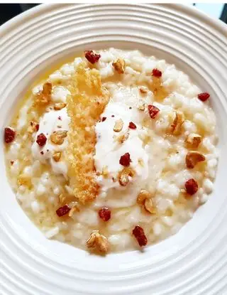 Ricetta Risotto in crema di parmigiano, miele, noci e salame croccante!💛💛💛 di dianacorradetti