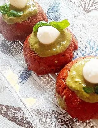 Ricetta Tortini di pappa al pomodoro, pesto di basilico e mozzarelle ciliegine!❤❤ di dianacorradetti