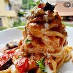 Ricetta Spaghetto pesto di melanzane, pomodorini, crema di ricotta salata e olio al basilico!❤❤❤