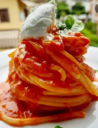 Ricetta Spaghetto pomodoro, bufala e basilico!❤❤❤ di dianacorradetti