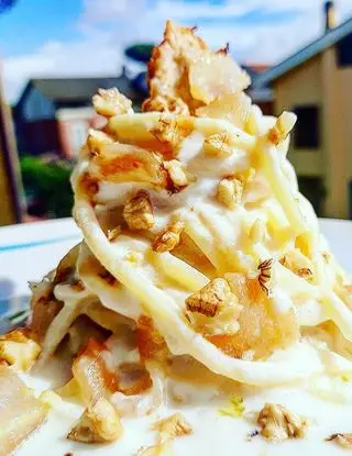 Ricetta Spaghettoni fonduta di gorgonzola, pere e noci!💛💛💛 di dianacorradetti