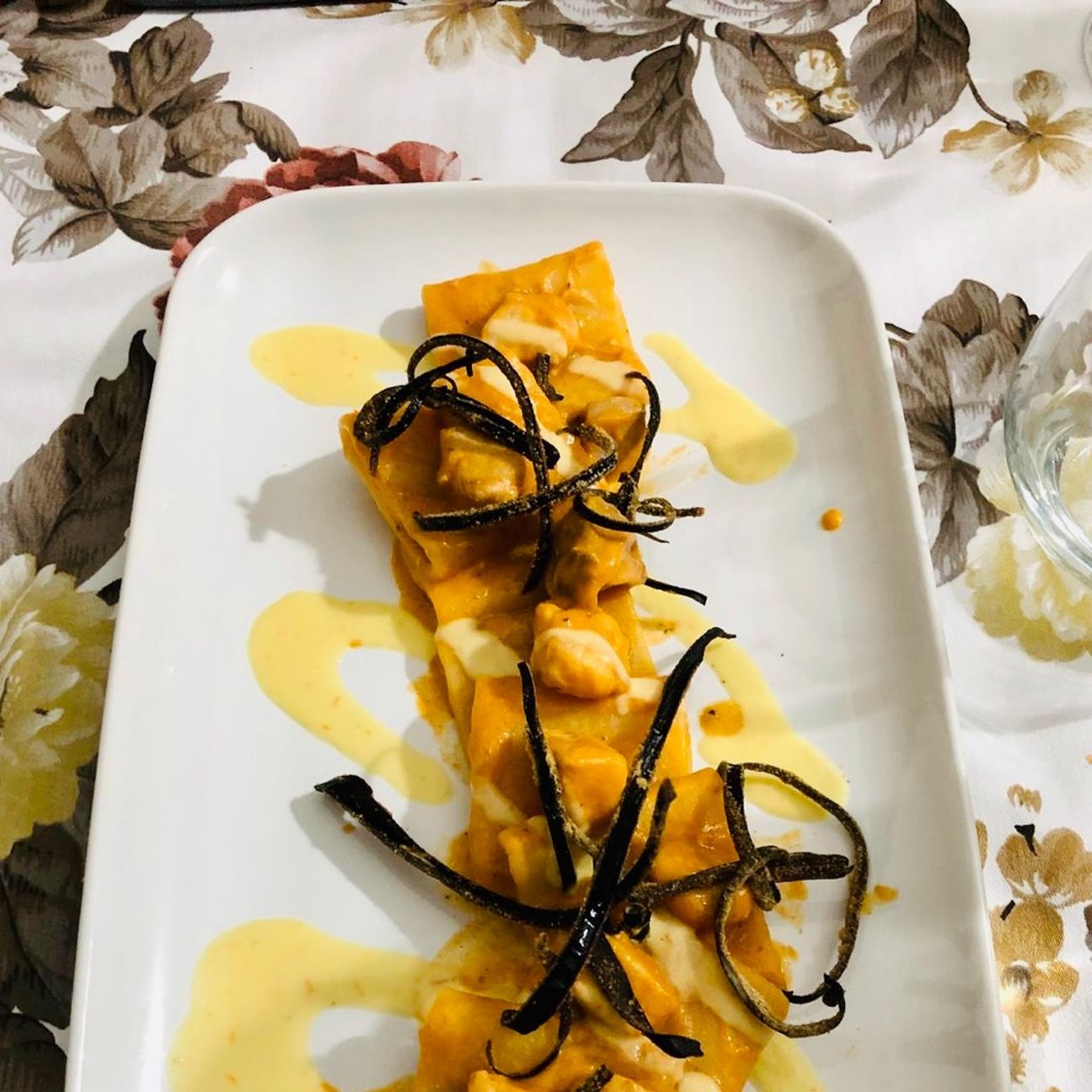 Paccheri con tonno, spada, melanzane e pomodorini