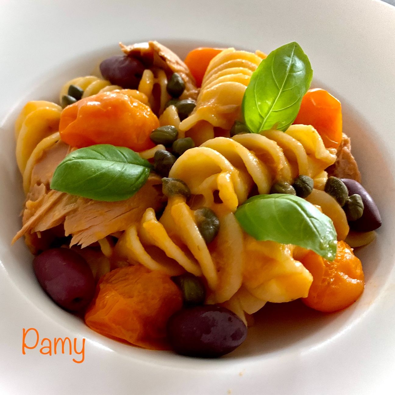 Fusillotti tonno, pomodorini gialli, capperi, olive taggiasche
