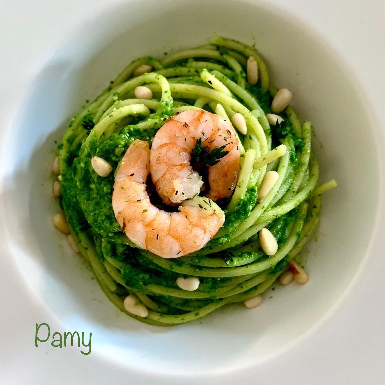 Spaghettone di gragnano, pesto di rucola, gamberi marinati al lime