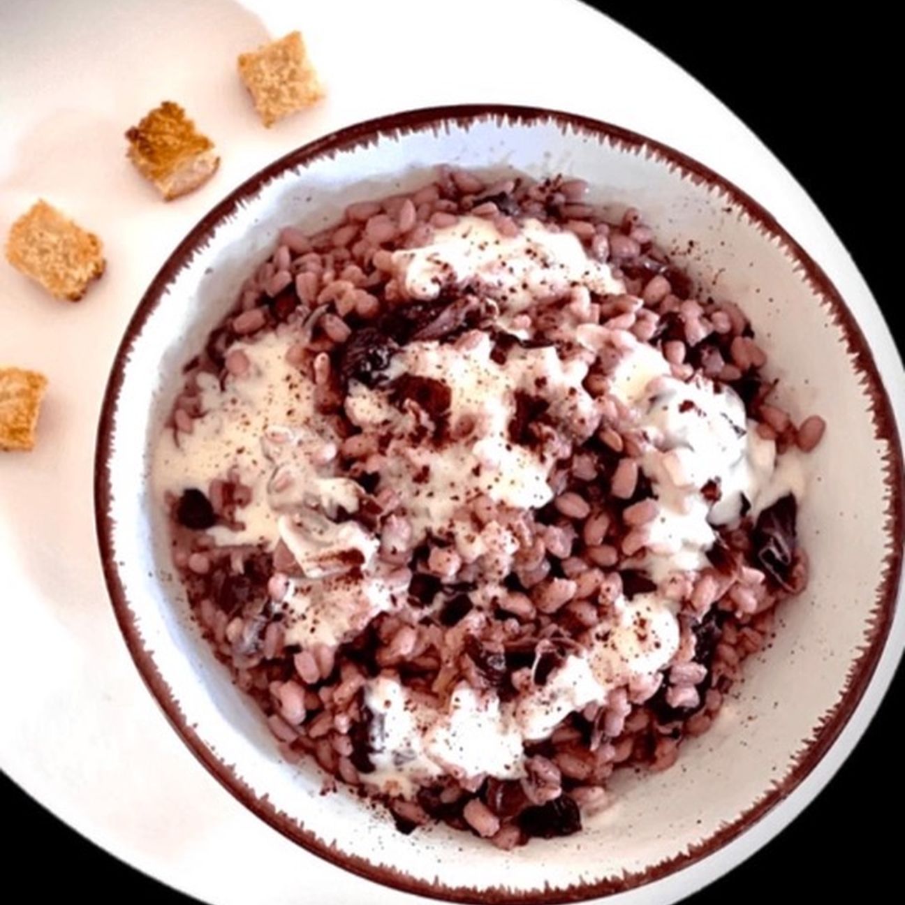 ORZOTTO AL RADICCHIO, FONDUTA DI PARMIGIANO, POLVERE DI CACAO